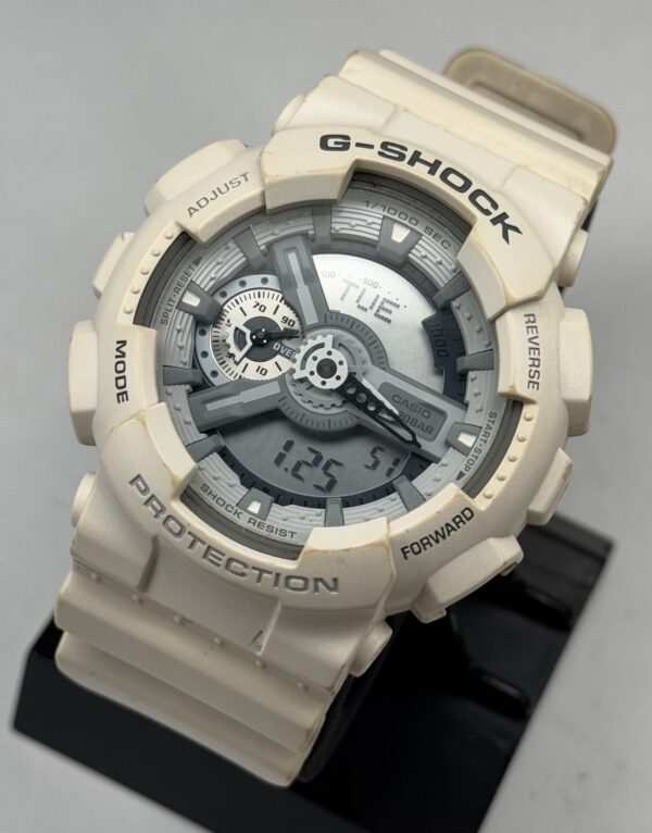 Casio G-Shock GA-110C Rare White Model For Men - Image 3