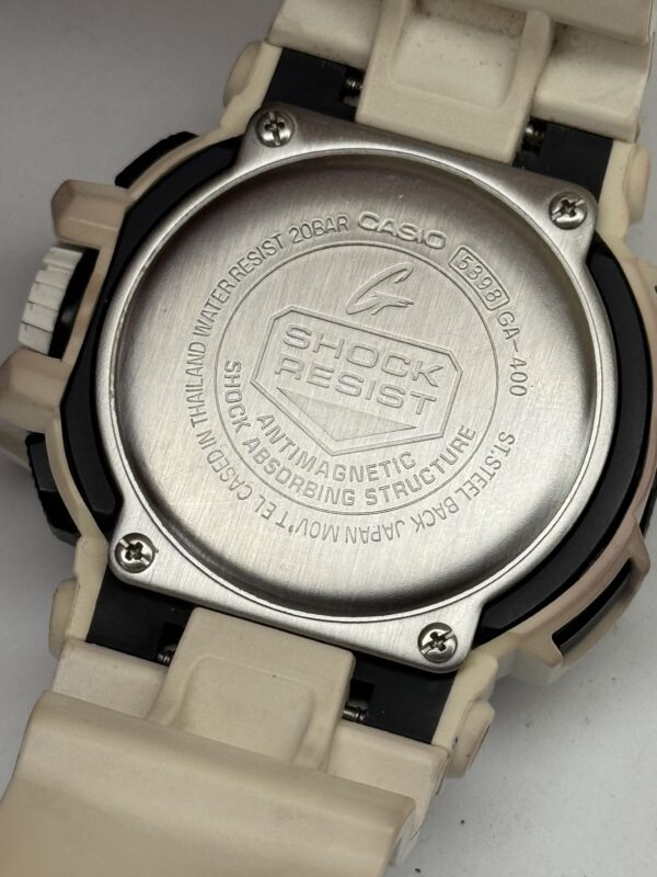 Casio G-Shock GA-400 White / Black - Image 5