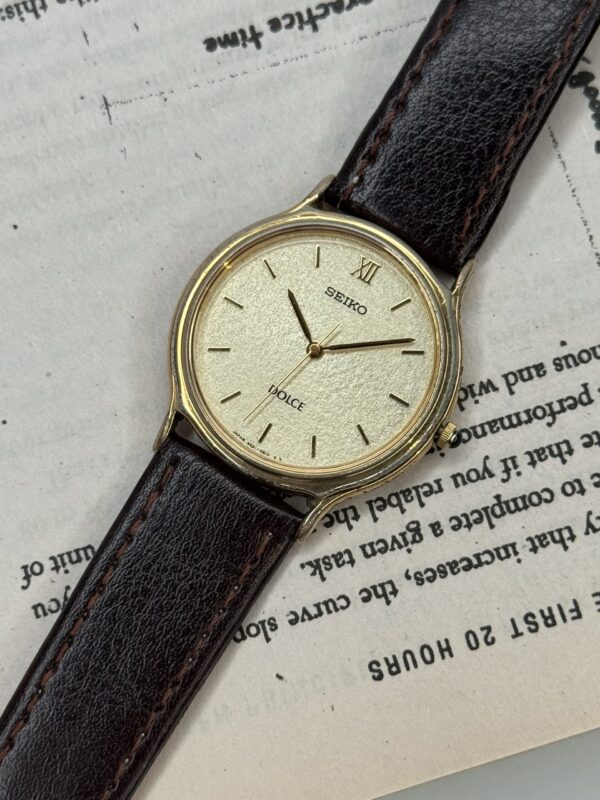 Rare Seiko Dolce 5E61-0A70 – Elegant Gold-Tone Quartz Dress Watch - Image 3