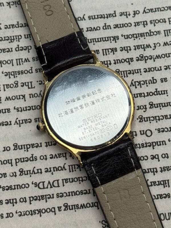 Rare Seiko Dolce 5E61-0A70 – Elegant Gold-Tone Quartz Dress Watch - Image 6