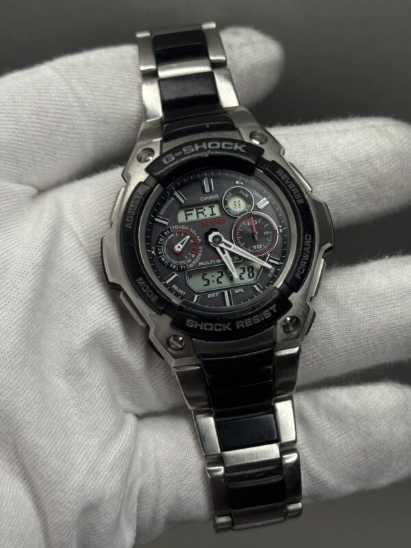 Casio G-Shock MTG-1500-1A – Premium Metal Tough Solar + Atomic Timekeeping - Image 3