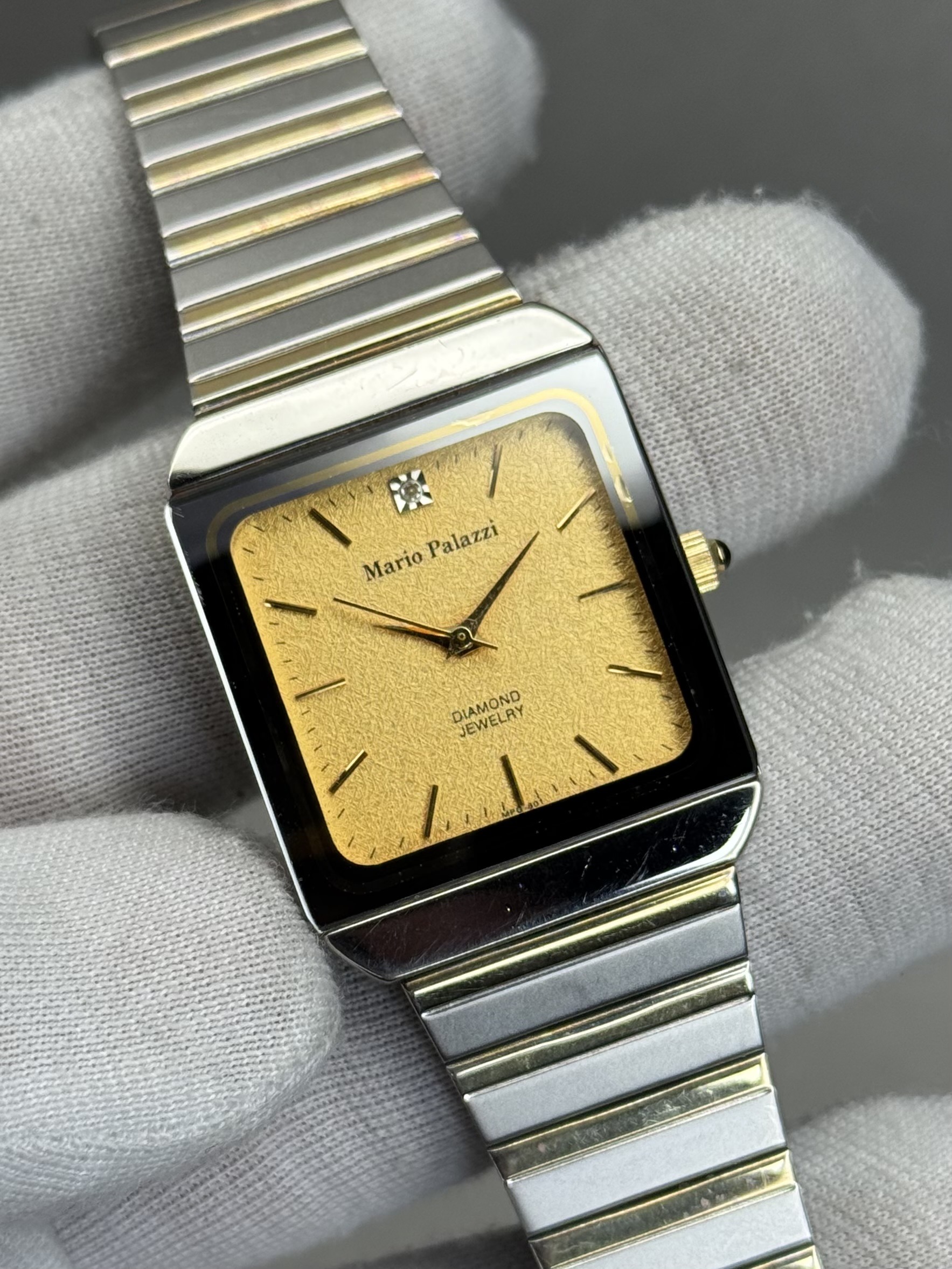 Mario Palazzi 27mm – Golden Dial with Dual-Tone Chain Bracelet Dress Watch - Image 2