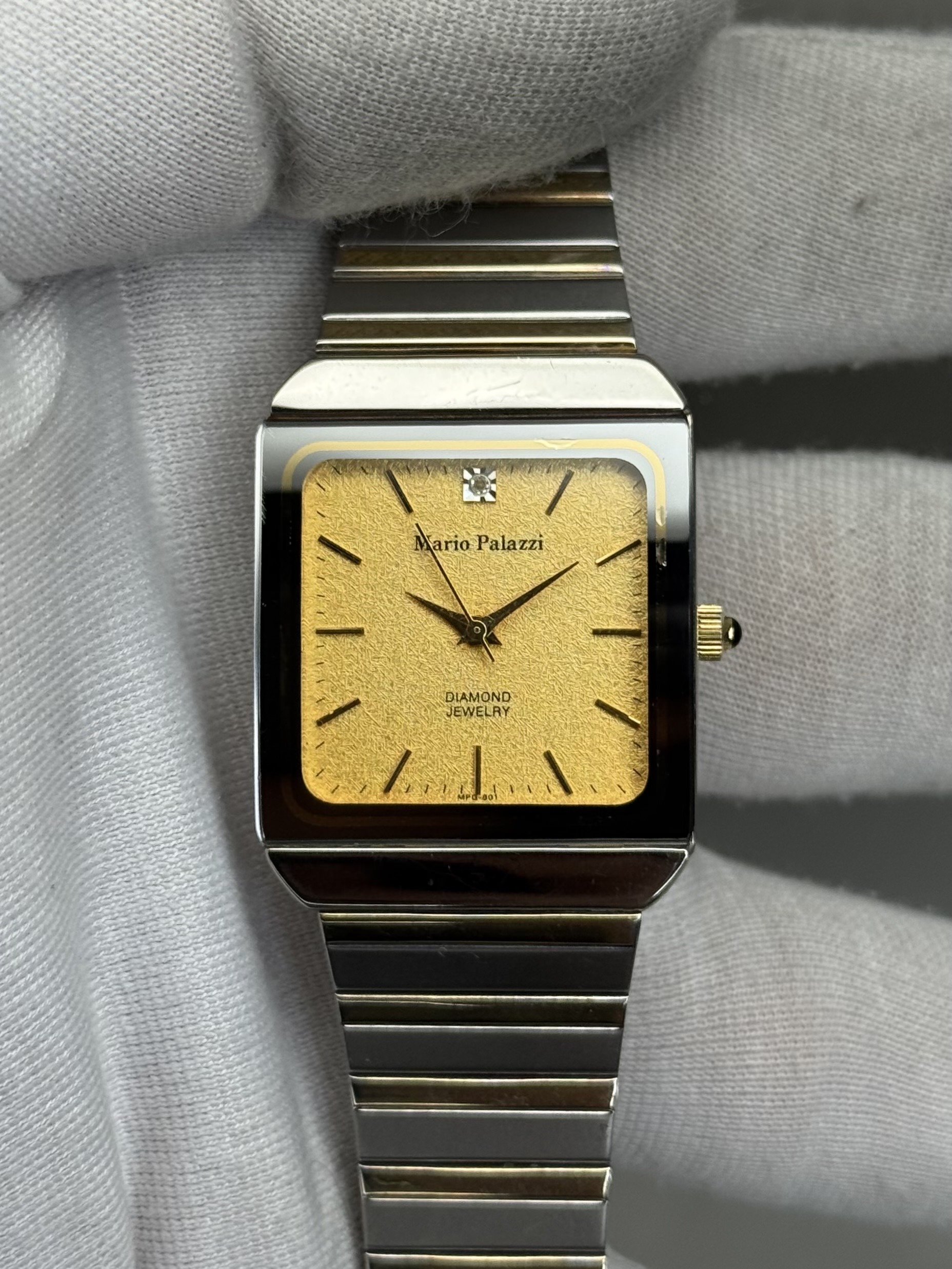 Mario Palazzi 27mm – Golden Dial with Dual-Tone Chain Bracelet Dress Watch