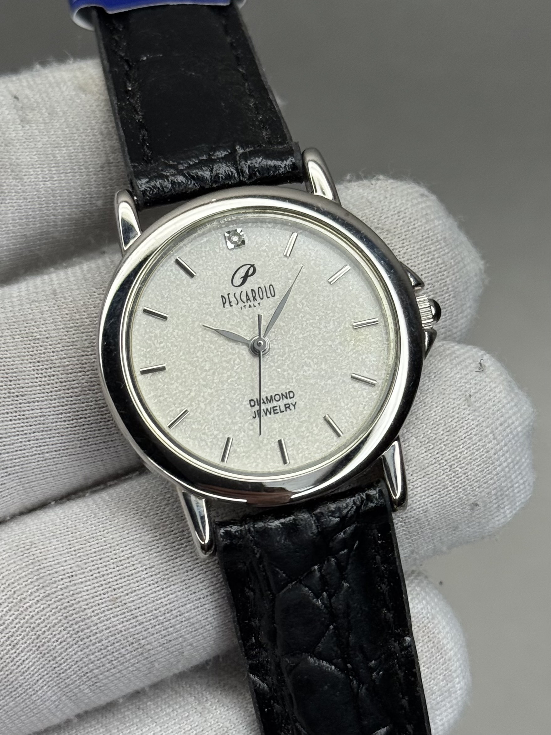 Pescarolo 32mm – White Dial with Black Strap Elegant Watch - Image 4