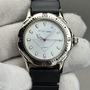 Vicki VS-003 38mm – Black Rubber Strap Modern Sport Watch